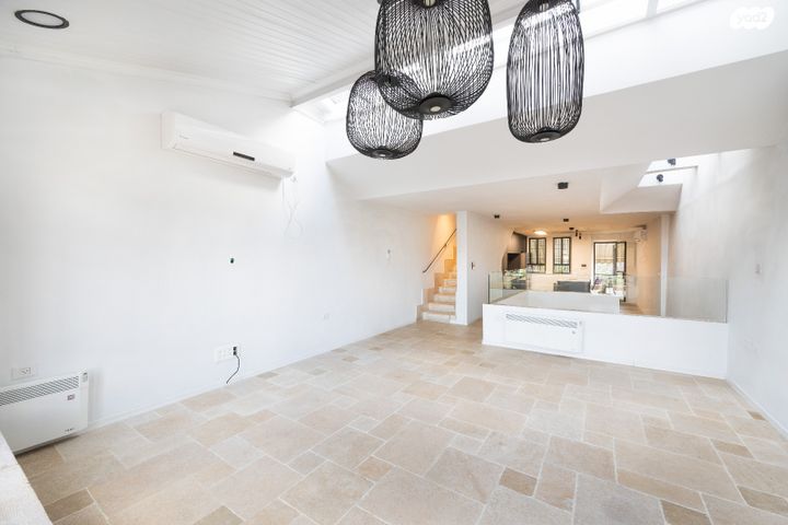 בית פרטי/ קוטג', התקווה, ימין משה, ירושלים