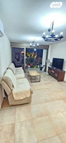 דירה, יהושע רבינוביץ 39, בן גוריון, חולון