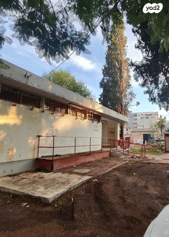 חנויות/ שטח מסחרי