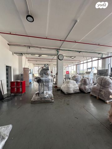 חנויות/ שטח מסחרי