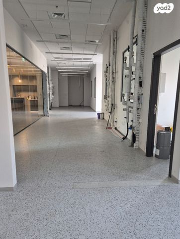 משרדים, קיסריה