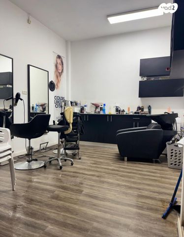 חנויות/ שטח מסחרי