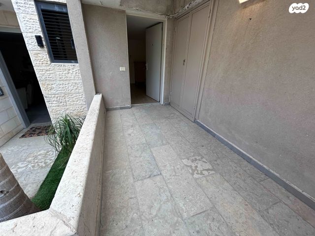 סטודיו, קרית ספיר, כפר סבא