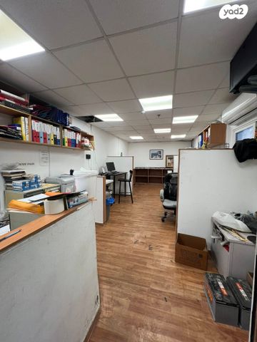 מבני תעשיה, אזור תעשיה קרית אתא, קרית אתא