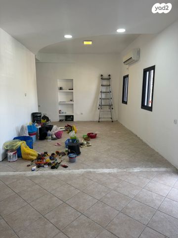 משרדים, שדרות טרומפלדור, זיו, חיפה