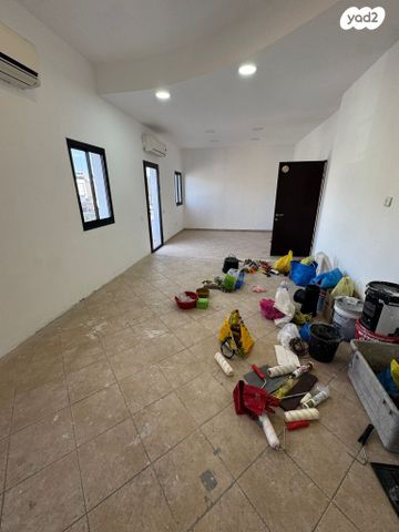 משרדים, שדרות טרומפלדור, זיו, חיפה