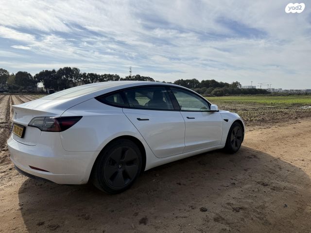 מודעת רכב טסלה מודל 3