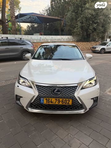 מודעת רכב לקסוס CT