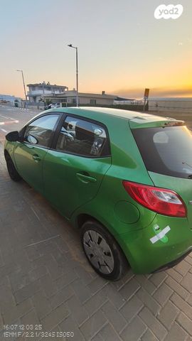 מודעת רכב מאזדה 2