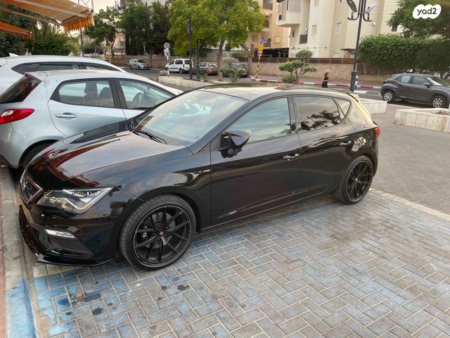 מודעת רכב סיאט לאון