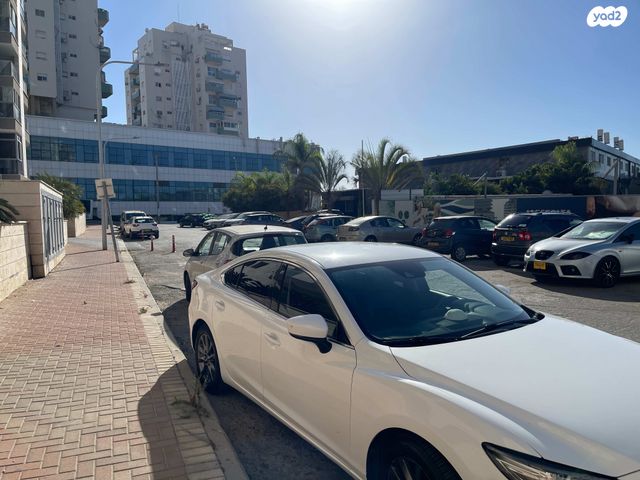 מודעת רכב מאזדה 6