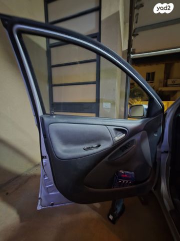 טויוטה יאריס