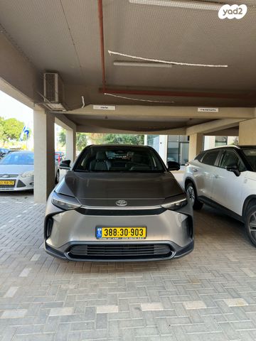 מודעת רכב טויוטה bZ4X