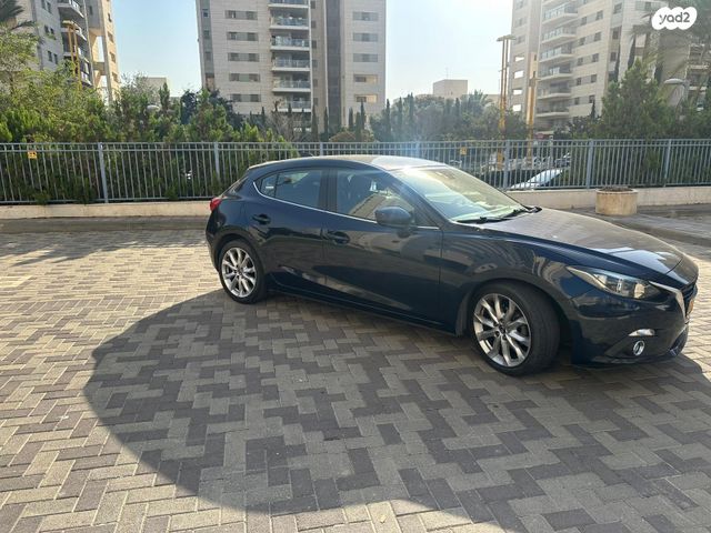 מודעת רכב מאזדה 3