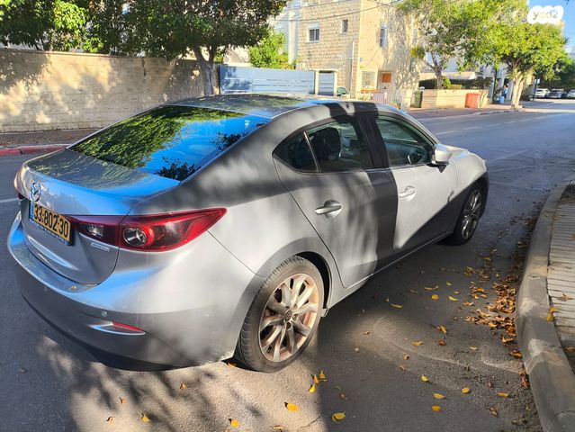 מודעת רכב מאזדה 3