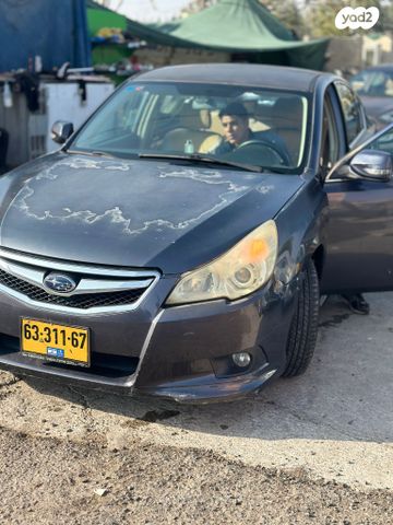 סובארו B4/לגאסי