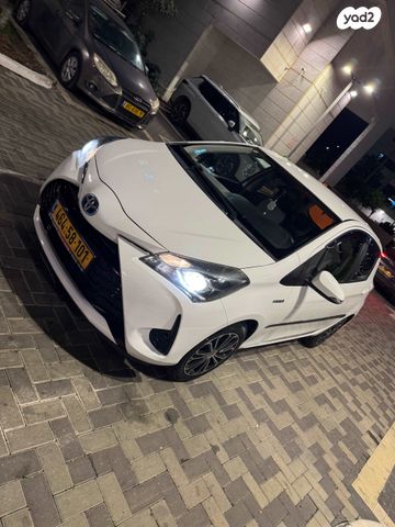 טויוטה יאריס