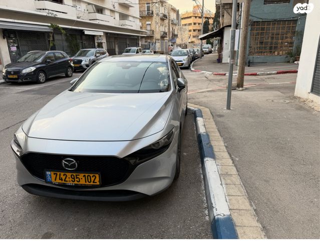 מודעת רכב מאזדה 3