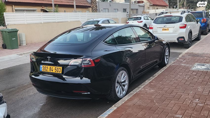 מודעת רכב טסלה מודל 3