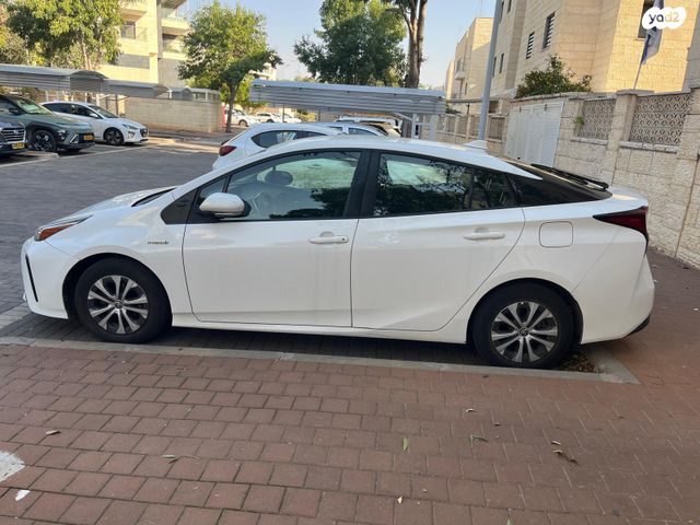 מודעת רכב טויוטה פריוס