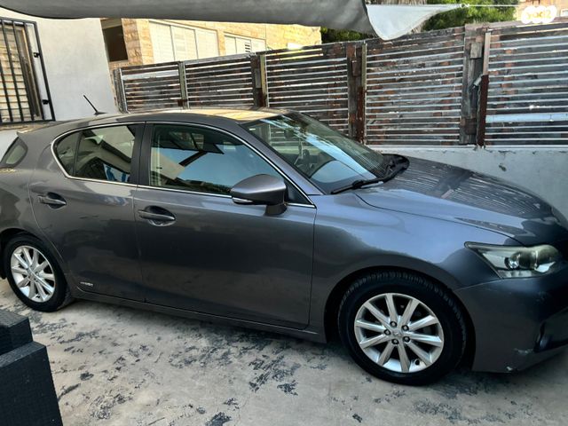 מודעת רכב לקסוס CT