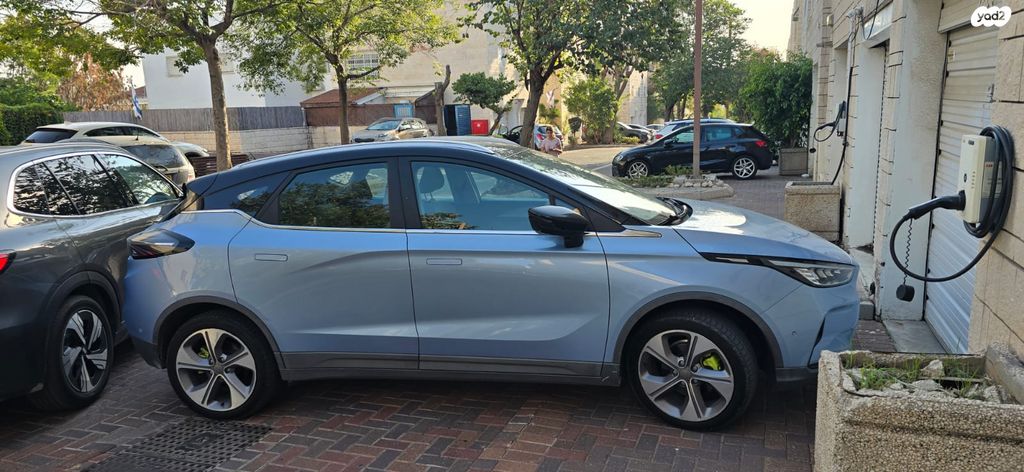 מודעת רכב ג׳ילי Geometry C