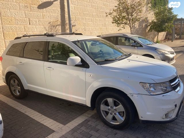 מודעת רכב דודג' ג'רני