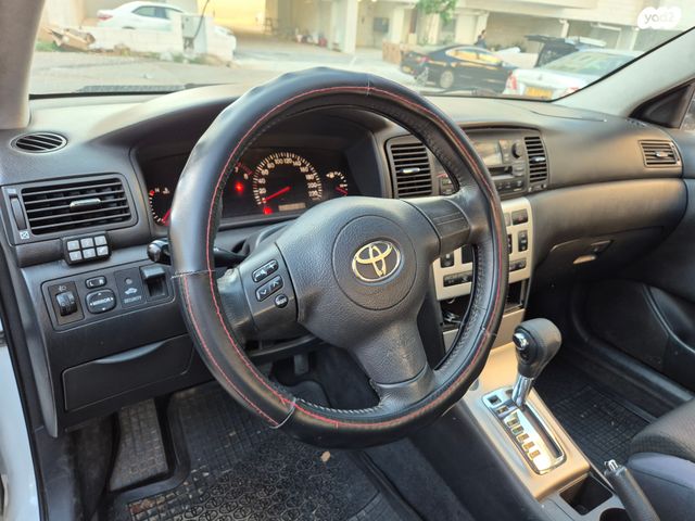 טויוטה קורולה