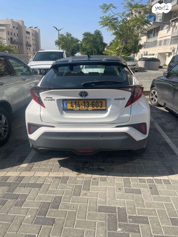 מודעת רכב טויוטה C-HR