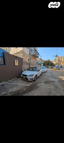 מודעת רכב סיאט לאון