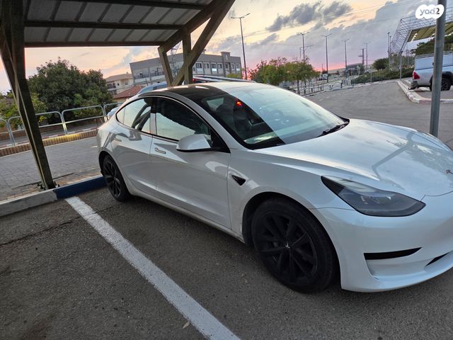 מודעת רכב טסלה מודל 3