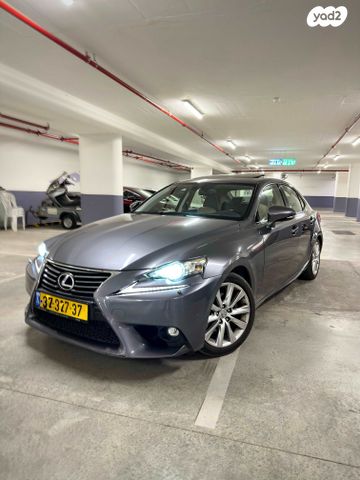 מודעת רכב לקסוס IS