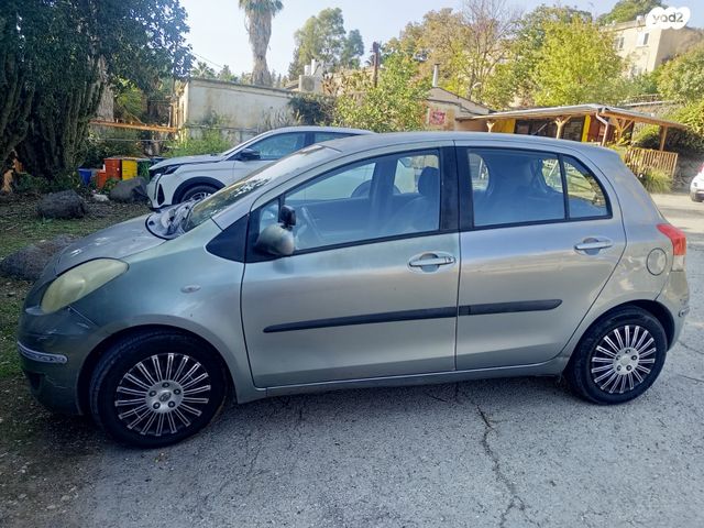 טויוטה יאריס