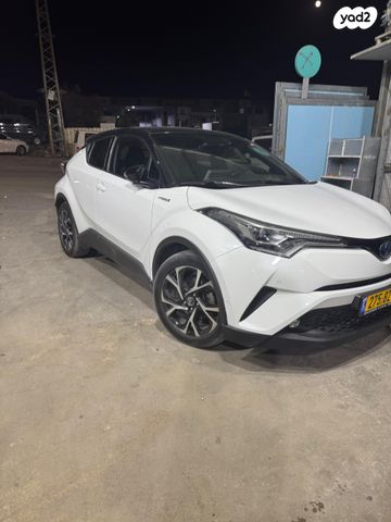 מודעת רכב טויוטה C-HR