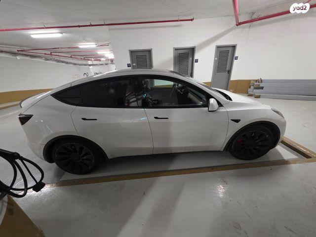 מודעת רכב טסלה מודל Y