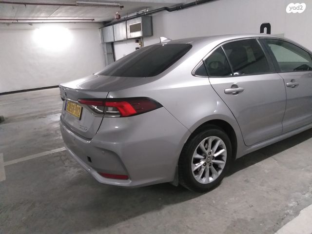 טויוטה קורולה