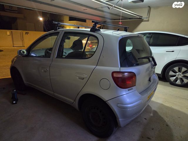 טויוטה יאריס