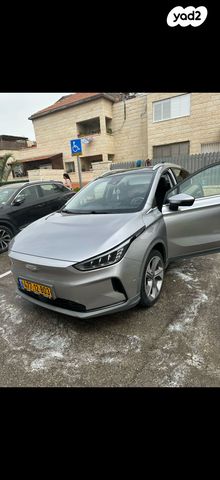 מודעת רכב ג׳ילי Geometry C