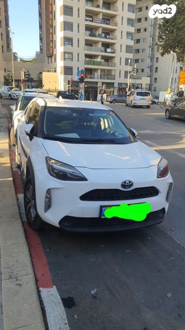 טויוטה יאריס קרוס