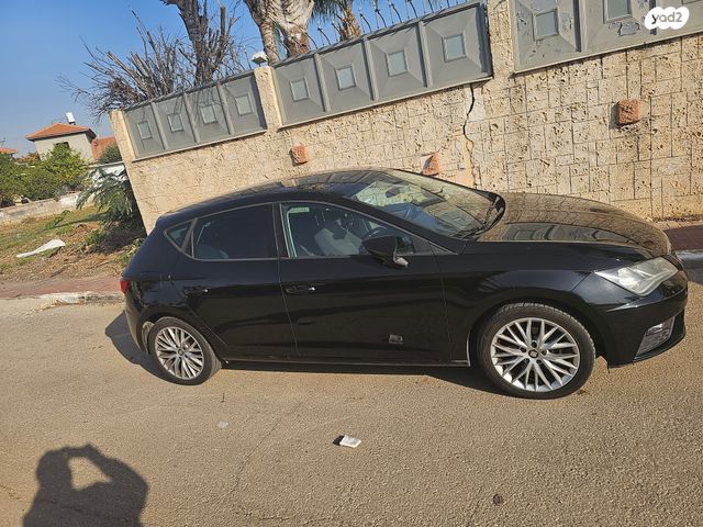 מודעת רכב סיאט לאון