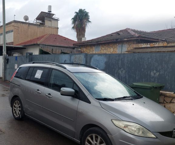 מודעת רכב מאזדה 5