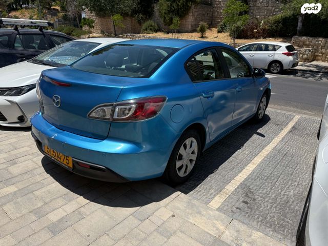 מודעת רכב מאזדה 3