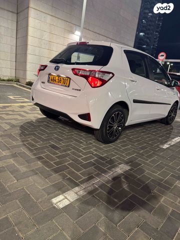 טויוטה יאריס