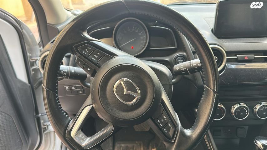 מודעת רכב מאזדה 2