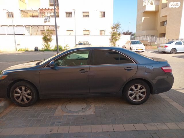 טויוטה קאמרי