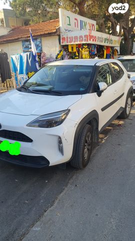 טויוטה יאריס קרוס