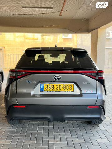 טויוטה bZ4X