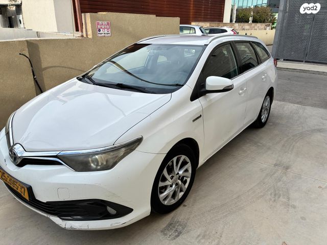 מודעת רכב טויוטה אוריס