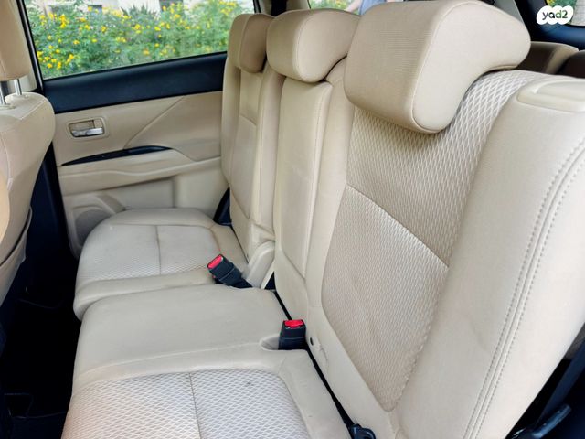 מיצובישי אאוטלנדר