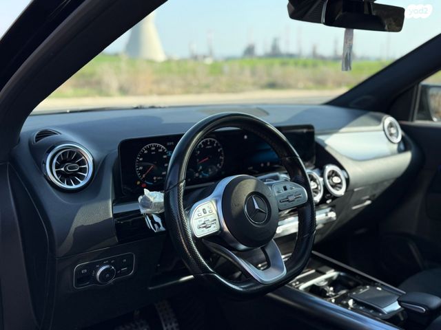 מרצדס-בנץ GLA